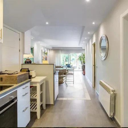 Ground Floor In Prime Location 마르베야